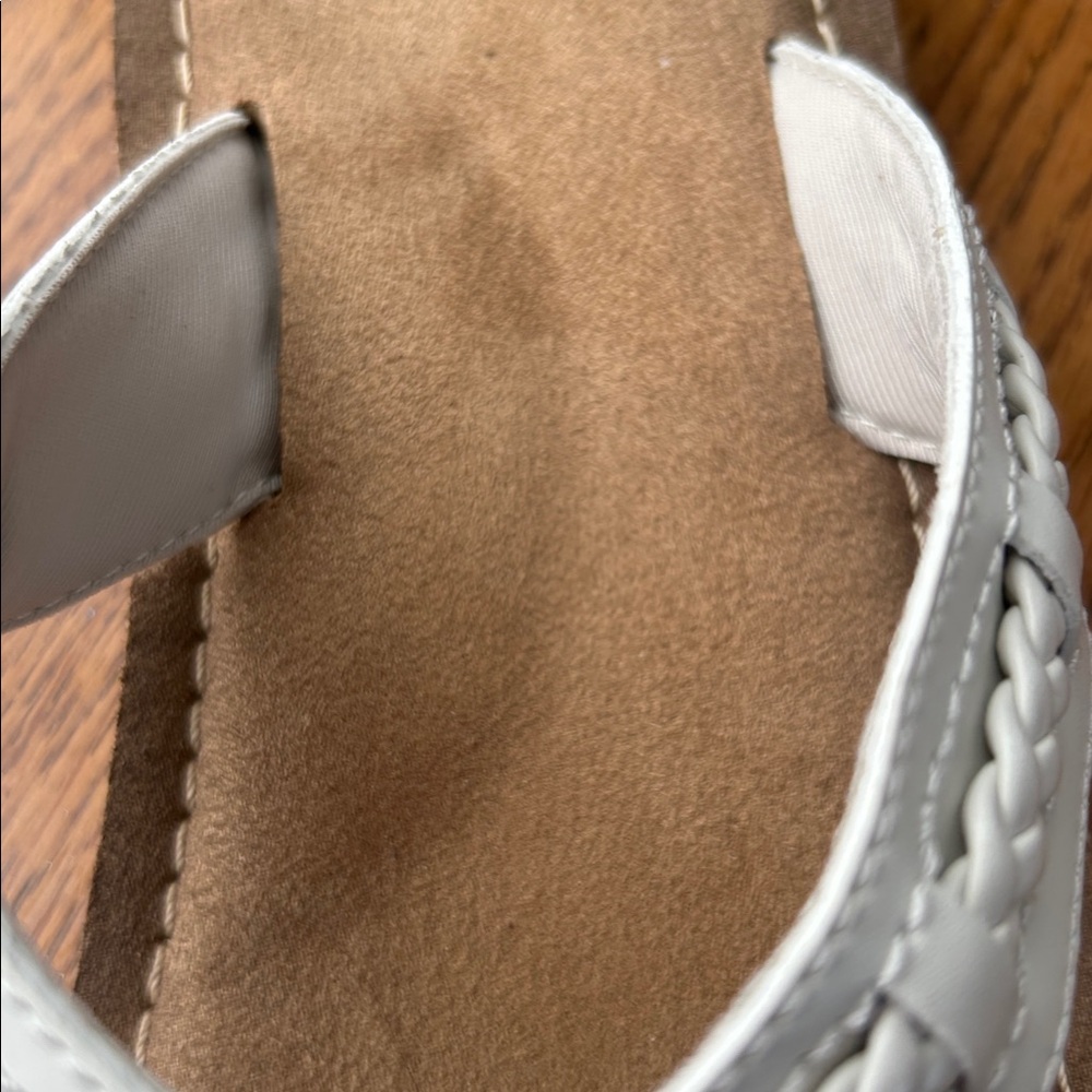NWT CLARKS OFF WHITE SANDALS 10 - Picture 9 of 9